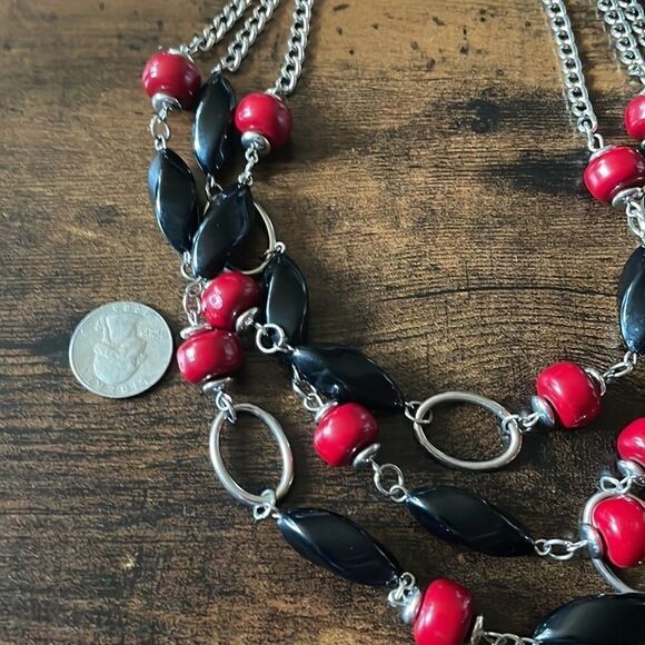 VNT Erica Lyons Deep Classic Red and black beaded necklace NWT - Picture 4 of 5